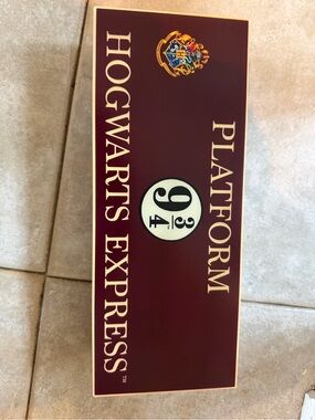 Warner Bros. Hogwarts Express Platform 9 3/4 Sign - Maroon & Cream